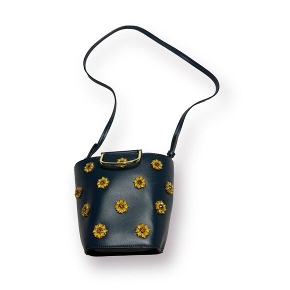 London Fog Tillary Crossbody Bucket Jewel Purse Bohochic Cottagecore Floral Bag - Picture 1 of 7